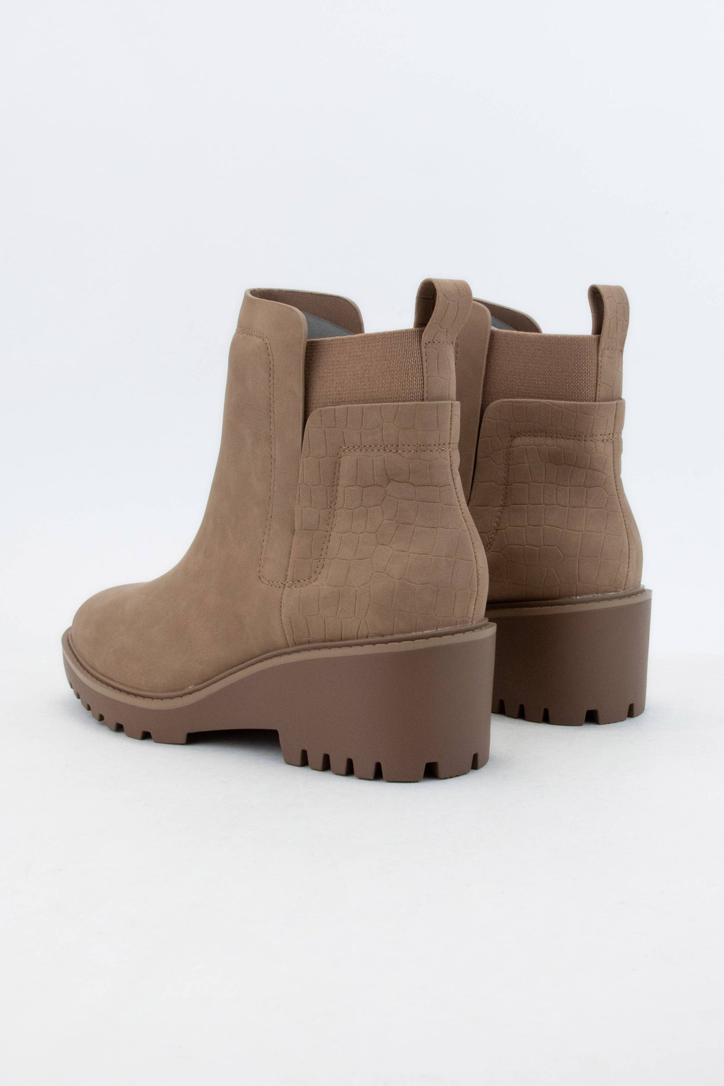 Chelsea Boots - Wedge Heeled